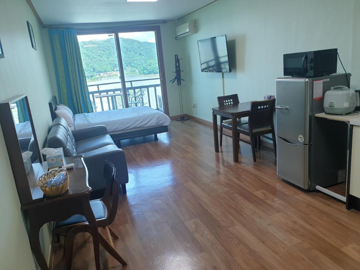 Lahoya Pension ชุนชอน ภายนอก รูปภาพ